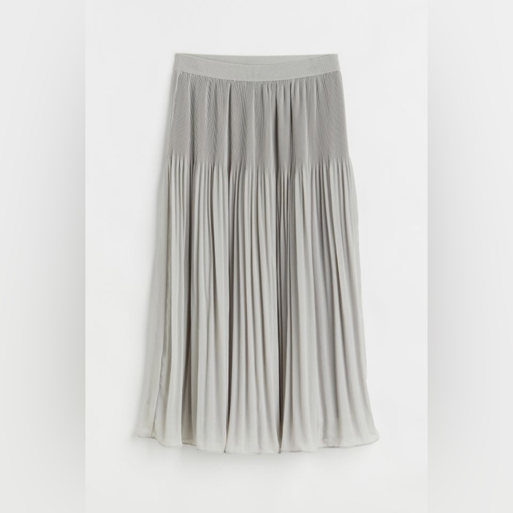 *BNWT* Pleated chiffon midi skirt (H&M) - Medium